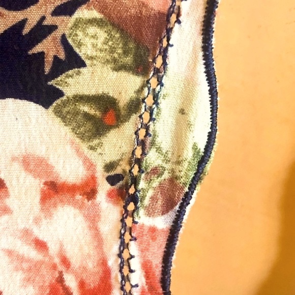 Joie racer back Navy Floral Silk Tank Top Blouse with feminine scallop d… - Picture 7 of 8